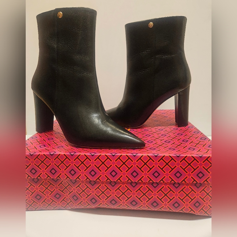 Tory Burch Black Penelope Pointed-Toe Calf Leather Ankle Booties 9.5
